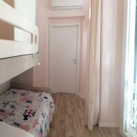 5 Terre Flat *