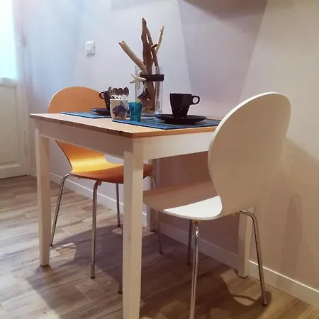 Apartment 5 Terre Flat