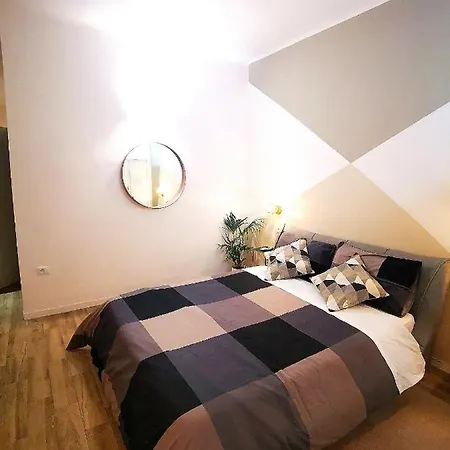 5 Terre Flat *